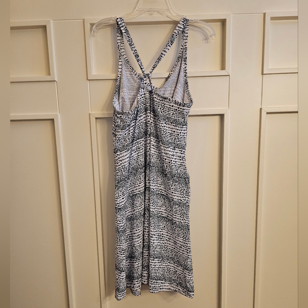 Exofficio L black and white knee-length summer dress with shelf bra and pocket